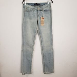 NWT Levi's Demi Curve Low Rise Skinny Jeans 0072